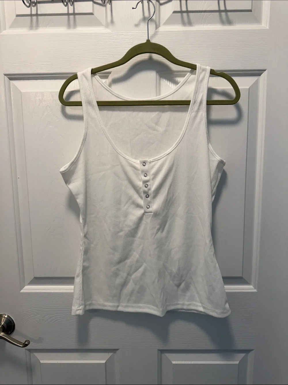 Source Unknown White Ribbed Henley Tank Top